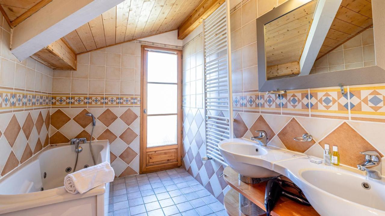 Madame Vacances Les Chalets De L'Altiport Alpe d'Huez Екстер'єр фото