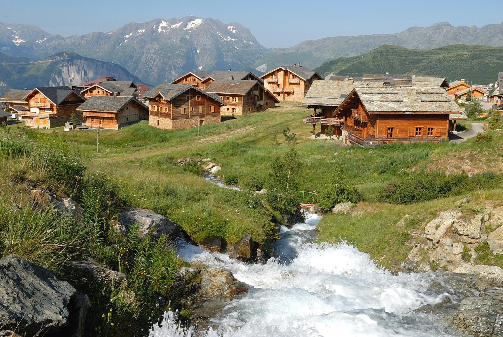 Madame Vacances Les Chalets De L'Altiport Alpe d'Huez Екстер'єр фото